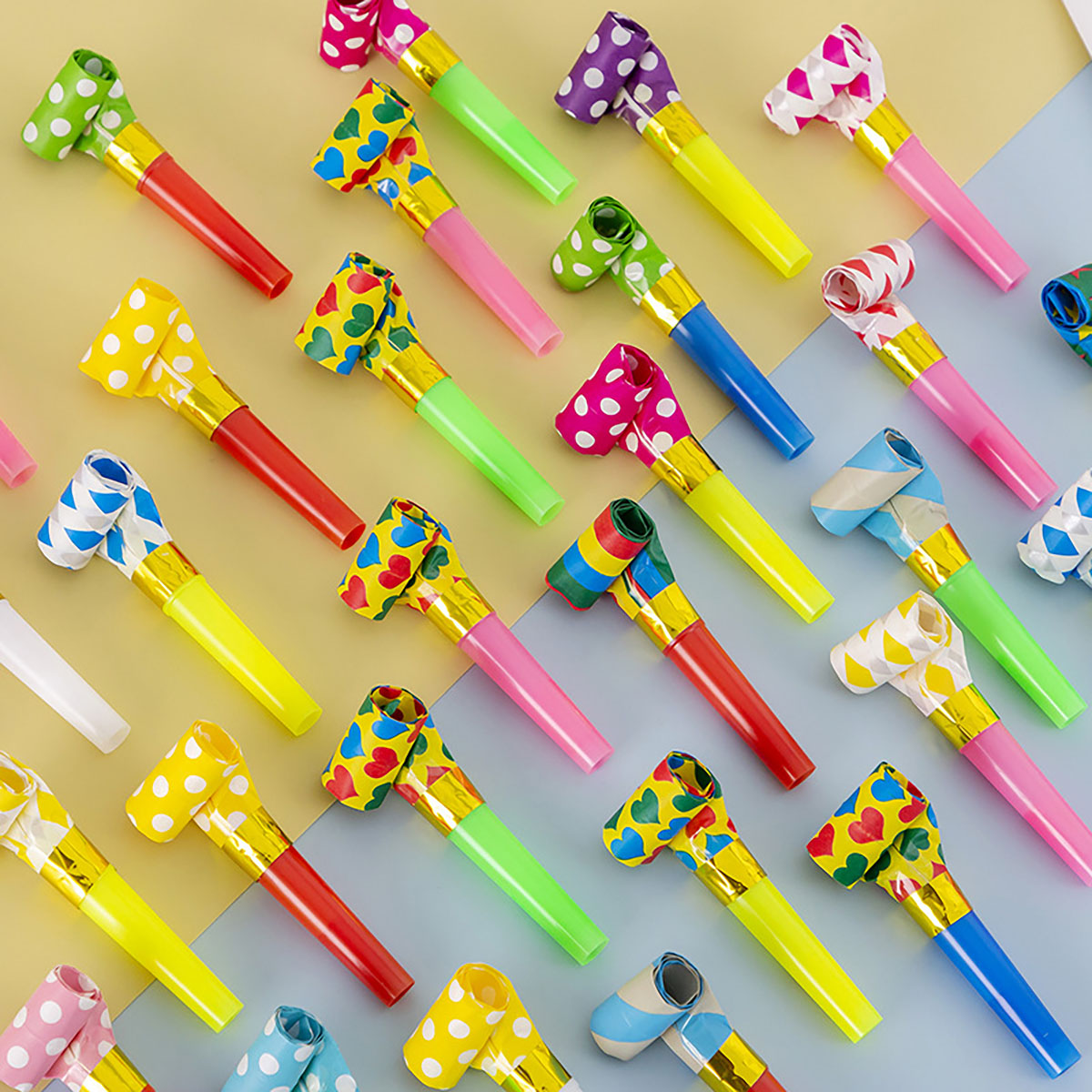 30 Uds. Silbatos coloridos de  - Party Games Adult Birthday reseña y precio
